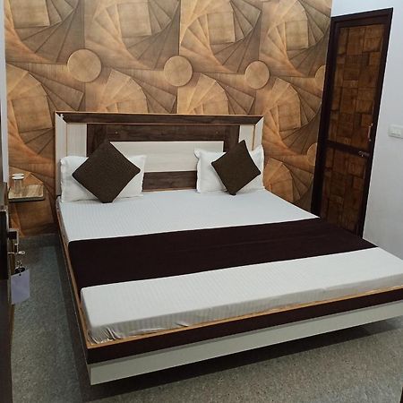 Branded Guest House Jalandhar Buitenkant foto