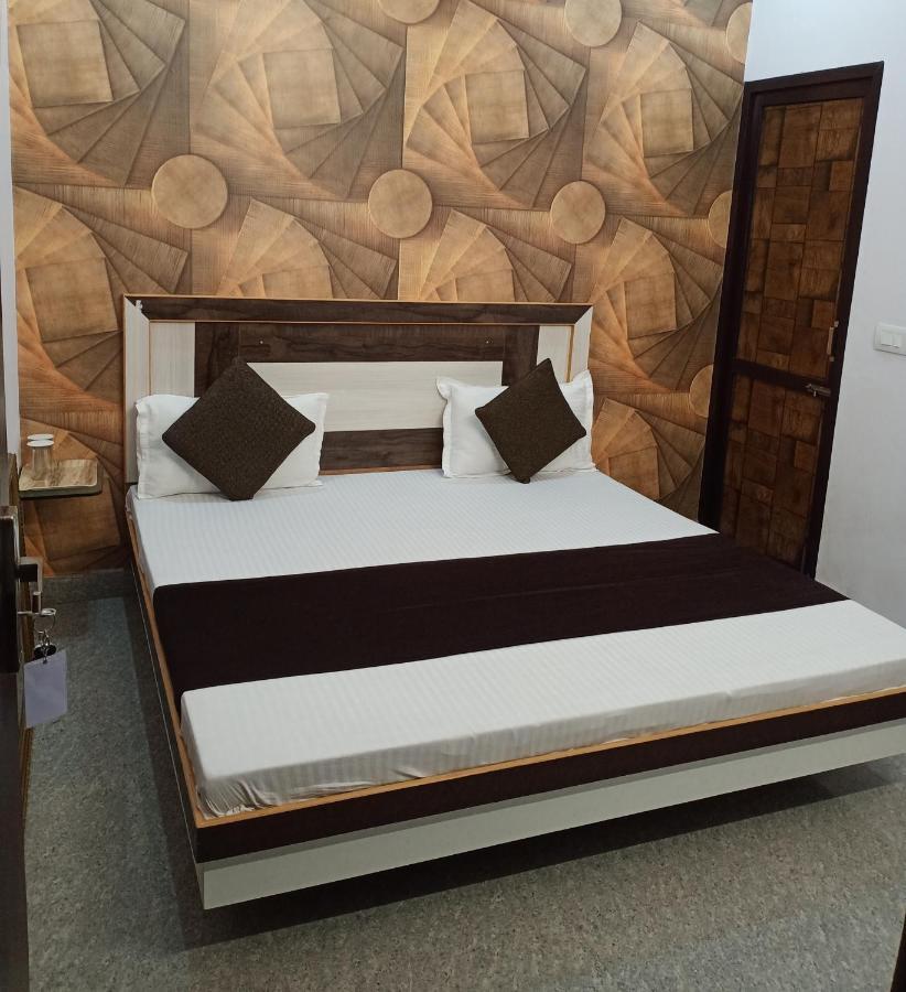 Branded Guest House Jalandhar Buitenkant foto